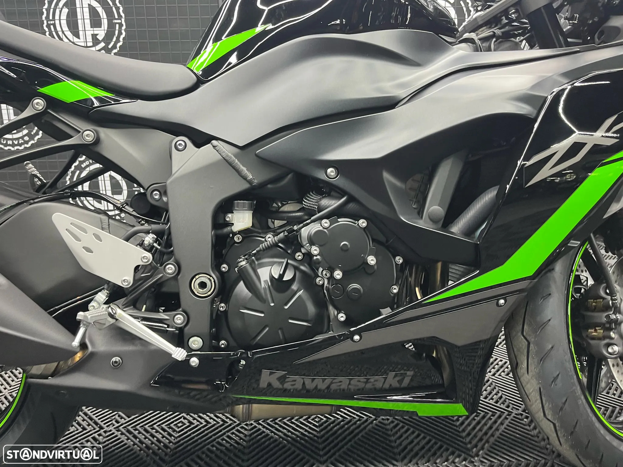 Kawasaki ZX 6R - 9