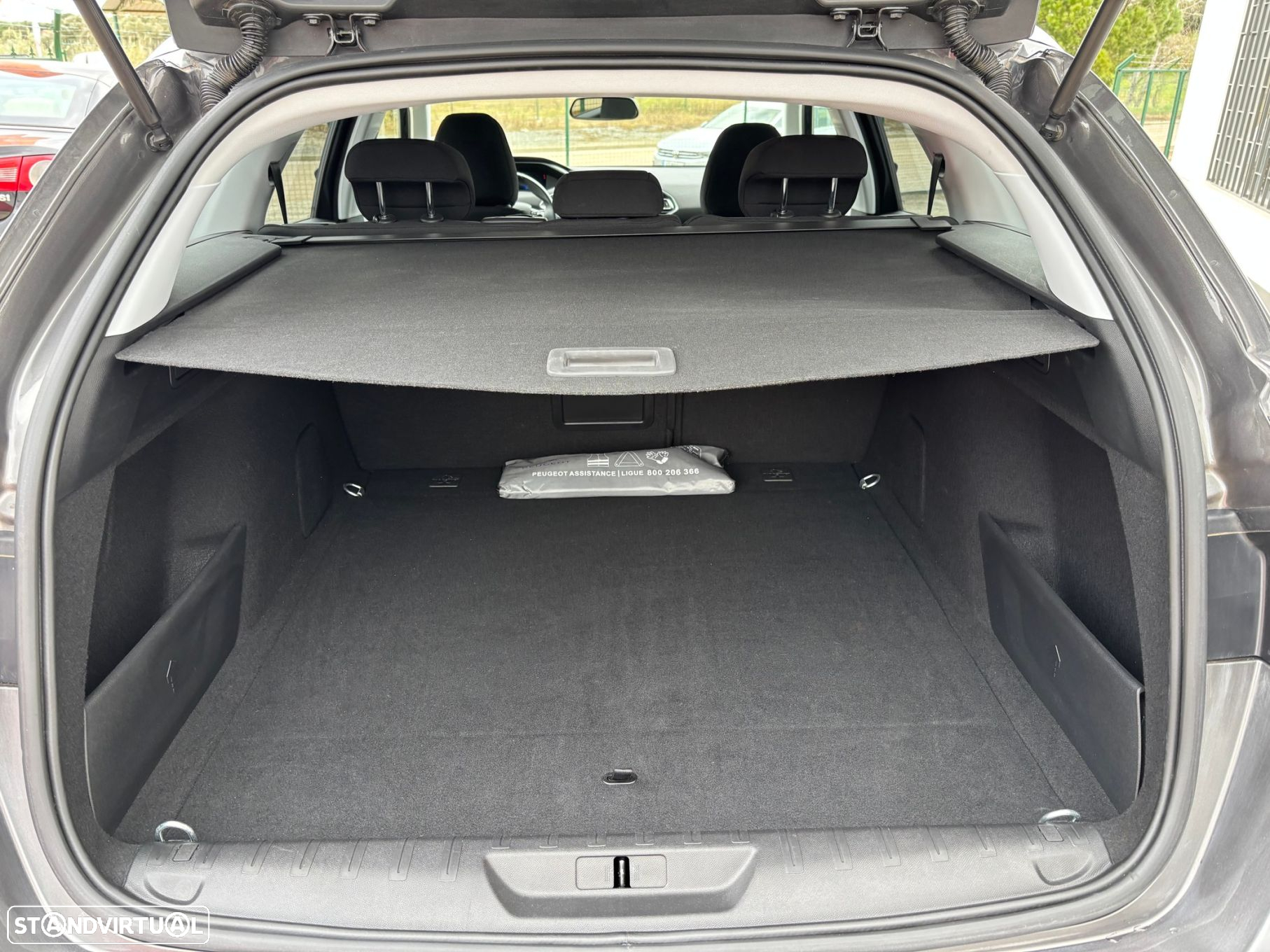 Peugeot 308 SW - 12