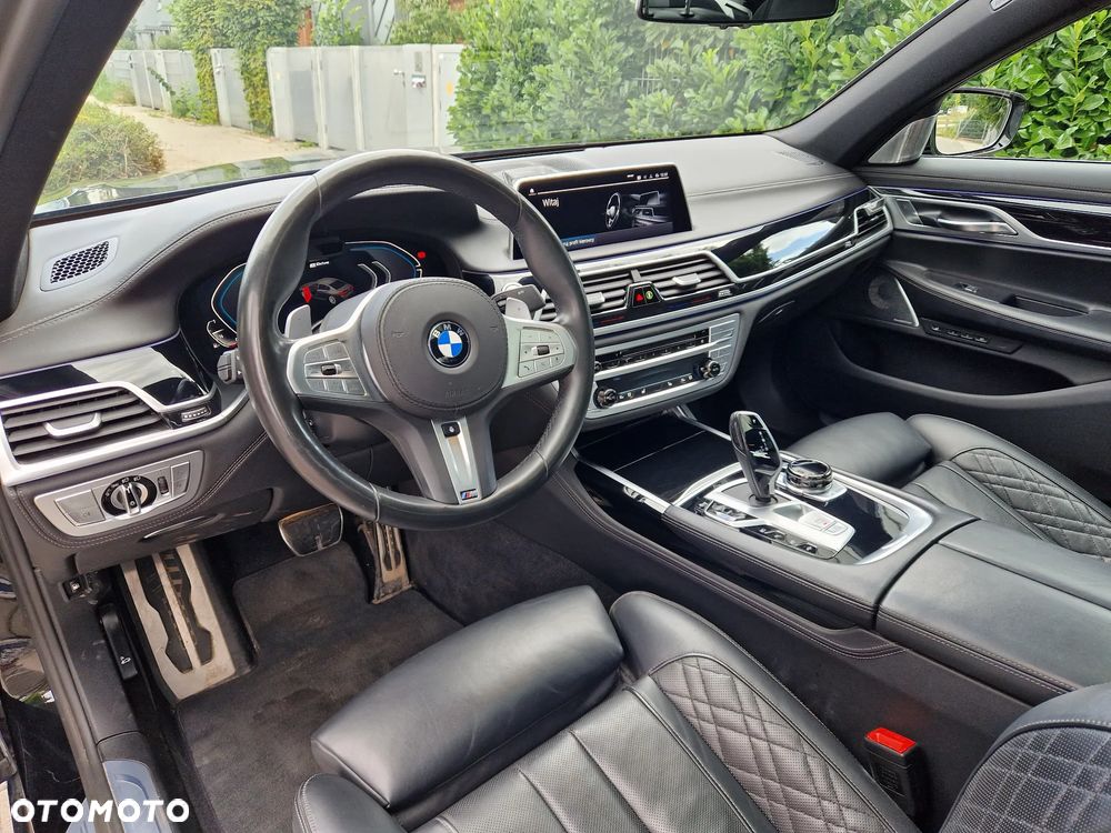 BMW Seria 7 745e - 5