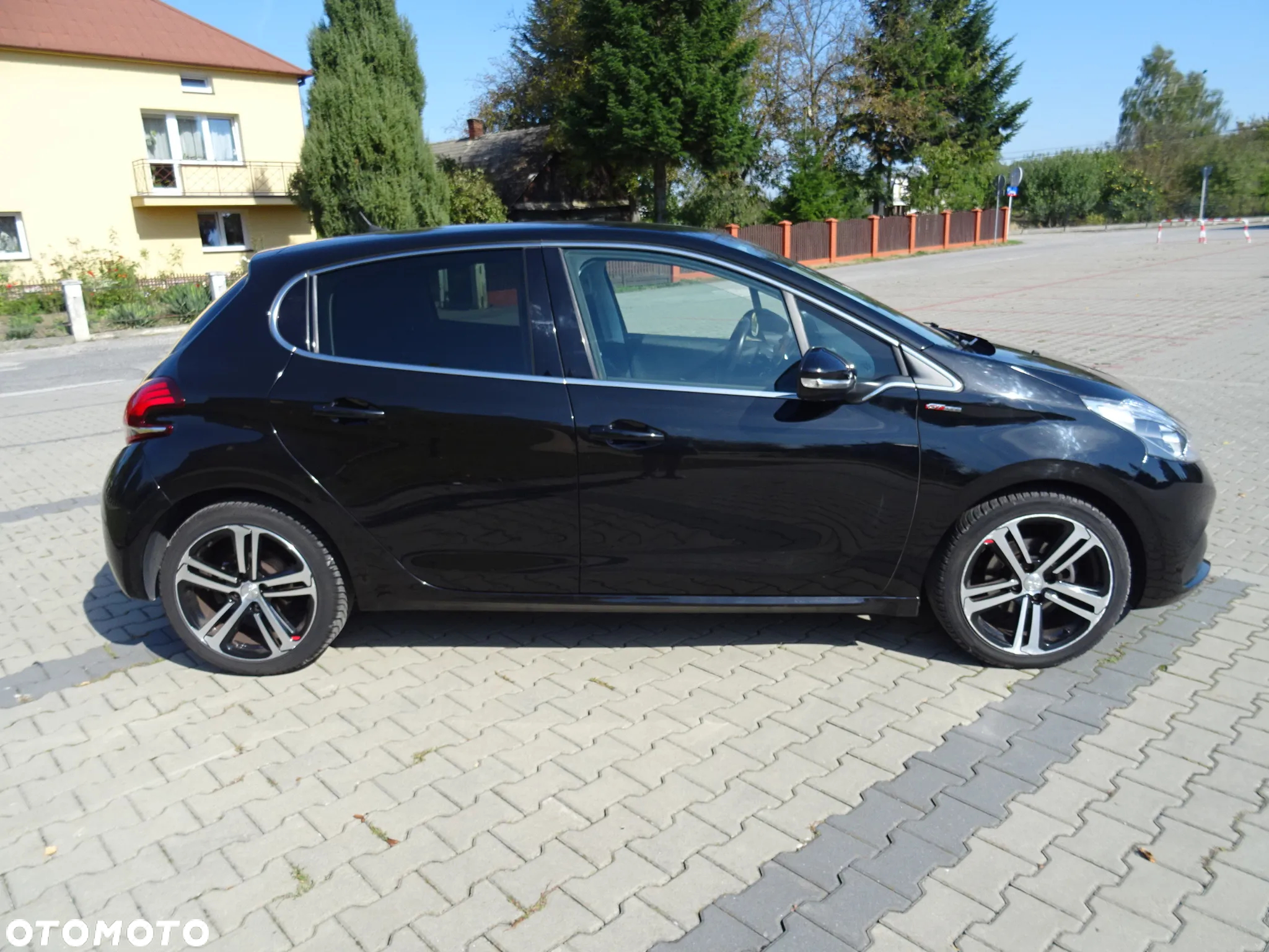 Peugeot 208 PureTech 110 Stop & Start Allure - 4