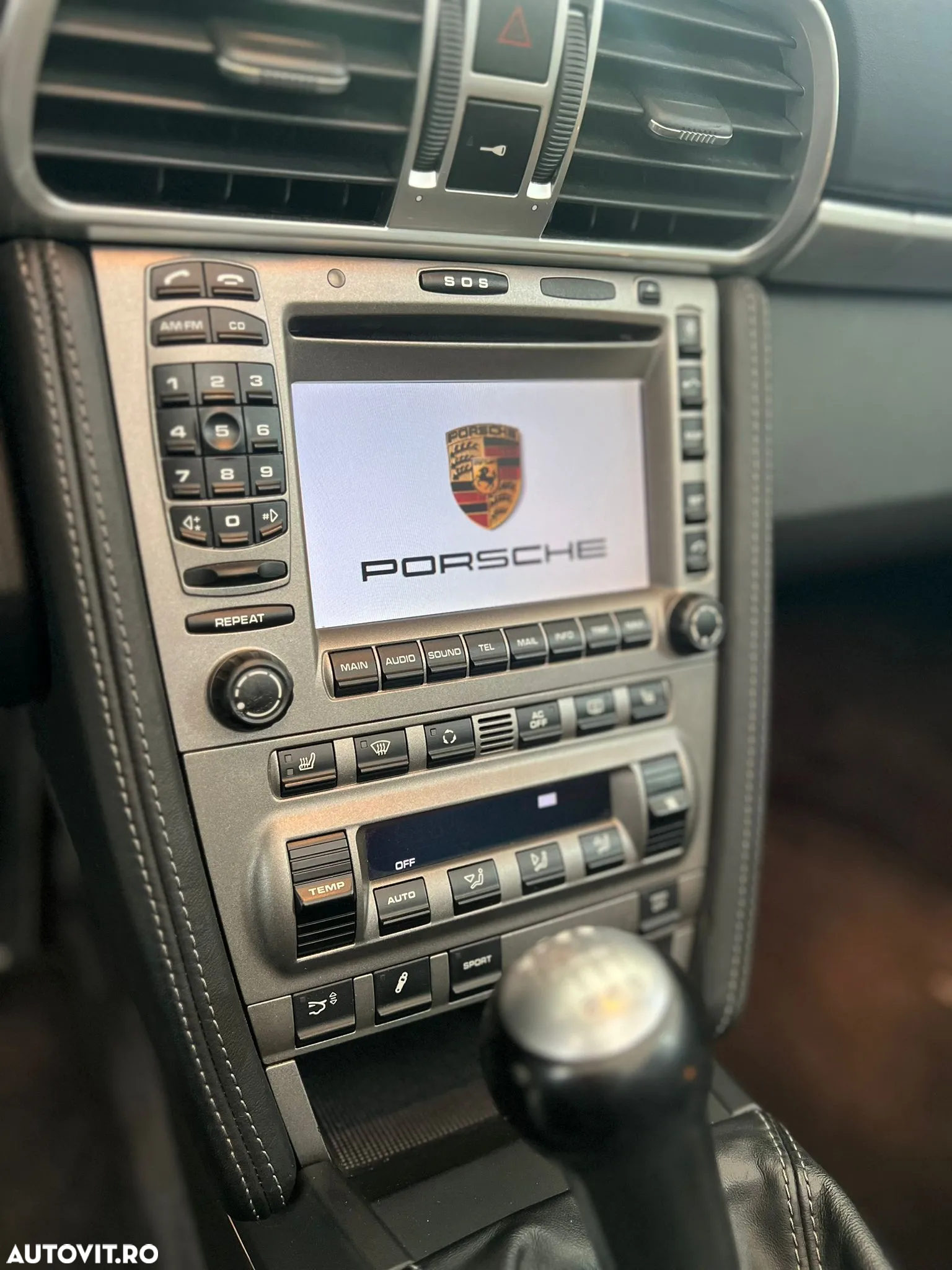 Porsche 911 Carrera 4 S Cabriolet - 10