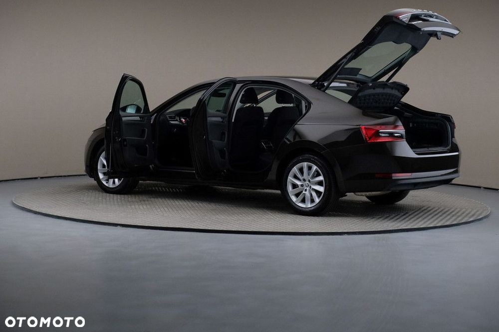 Skoda Superb 1.5 TSI Ambition DSG - 7