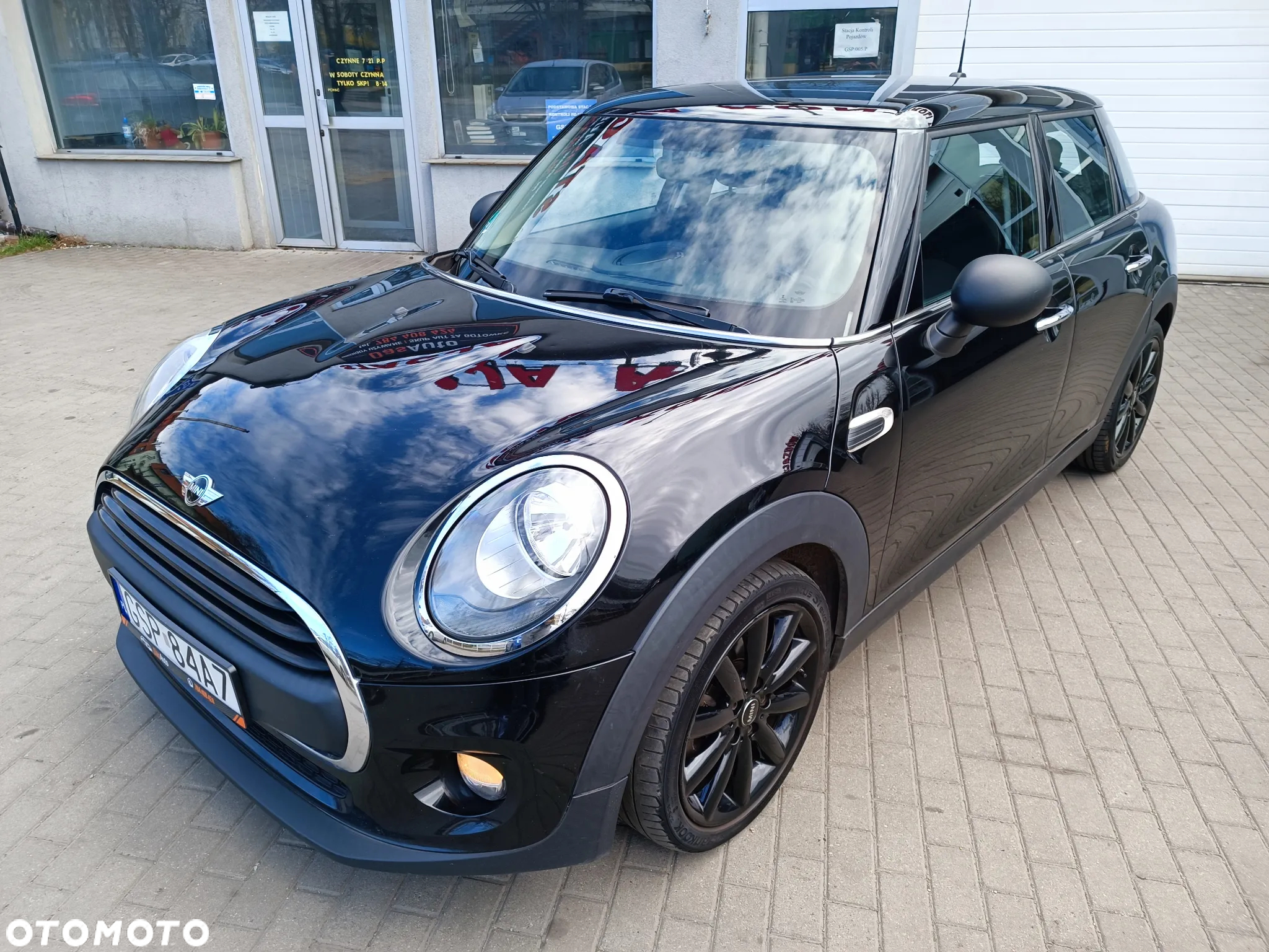 MINI ONE First - 12