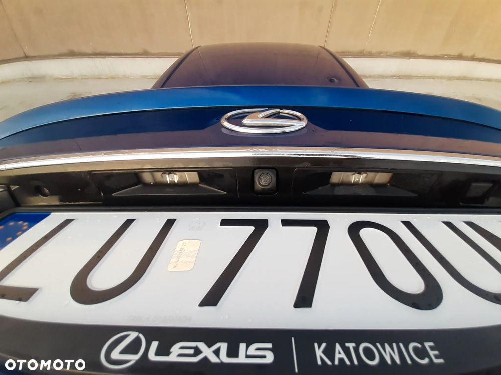 Lexus GS 200t / 300 F Sport - 16