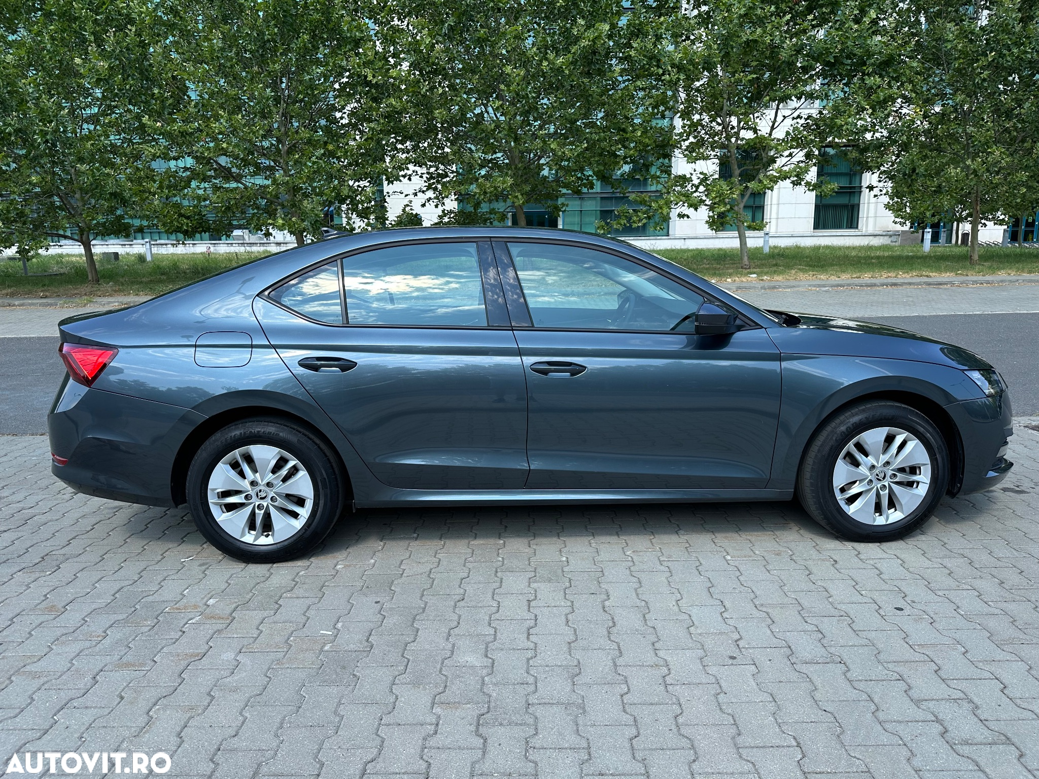 Skoda Octavia 2.0 TDI DSG Style - 3