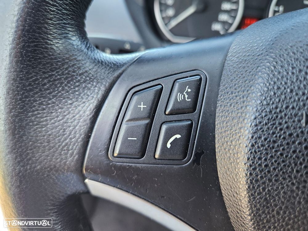 BMW 118 d Line Urban - 31