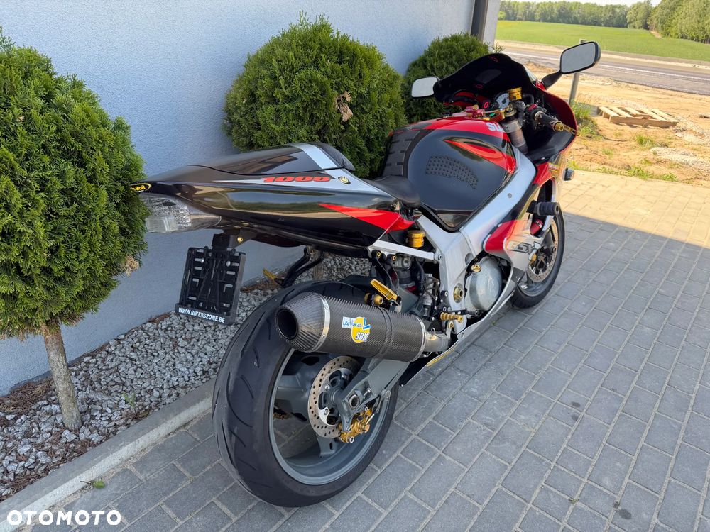 Suzuki GSX-R - 25