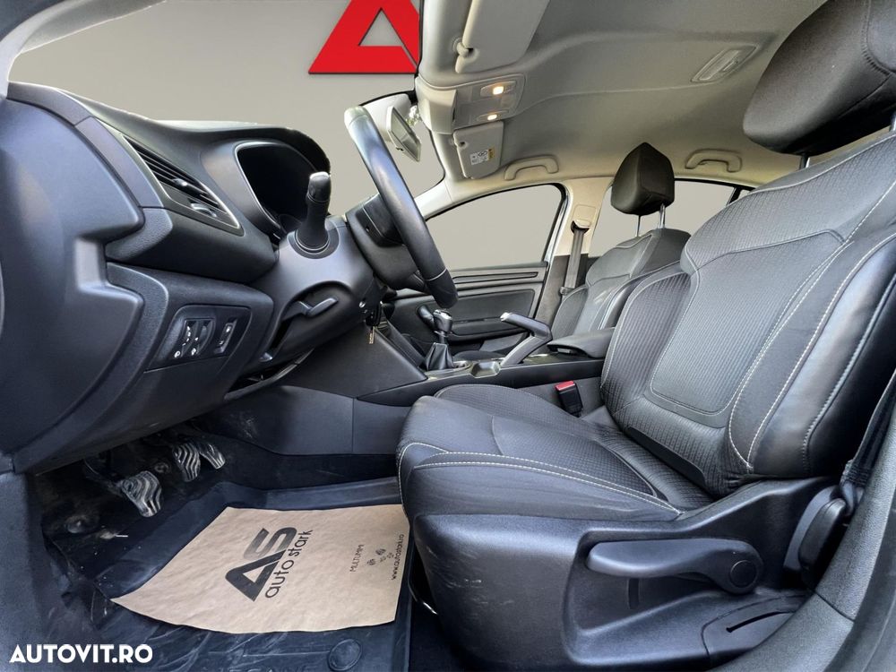 Renault Megane TCe Life - 23