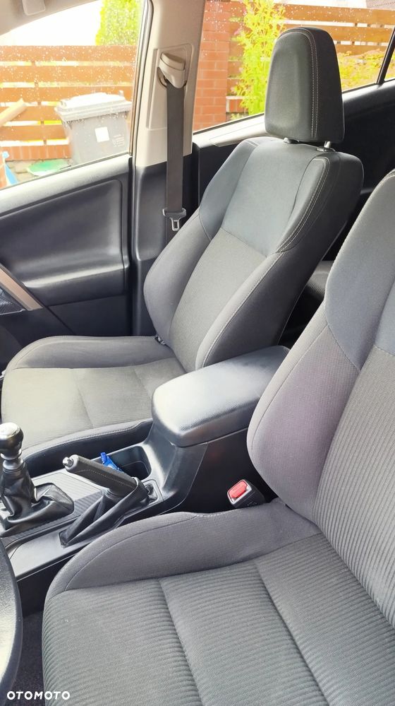 Toyota RAV4 2.2 D-4D Premium - 24