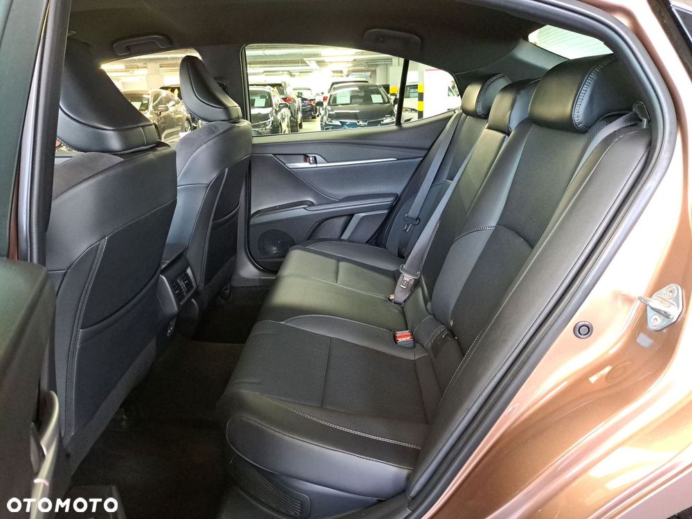 Toyota Camry - 13