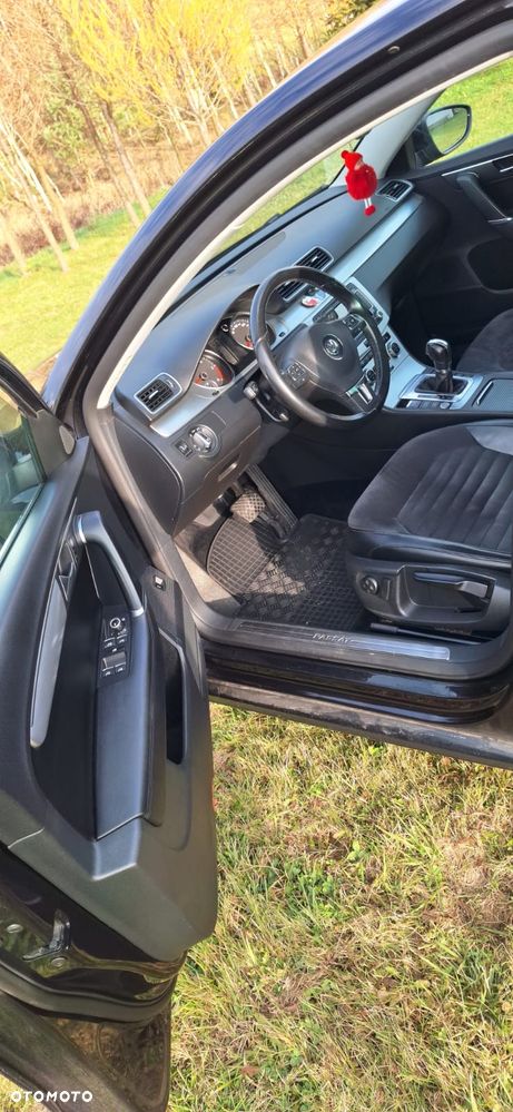 Volkswagen Passat 2.0 TDI Highline DSG - 14