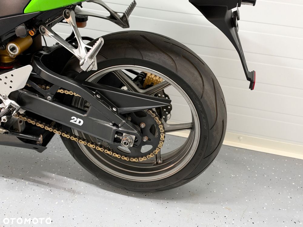 Kawasaki ZXR - 27
