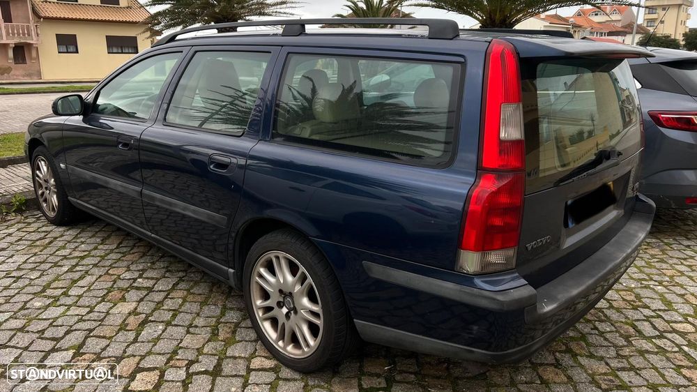 Volvo V70 2.4 D5 - 4