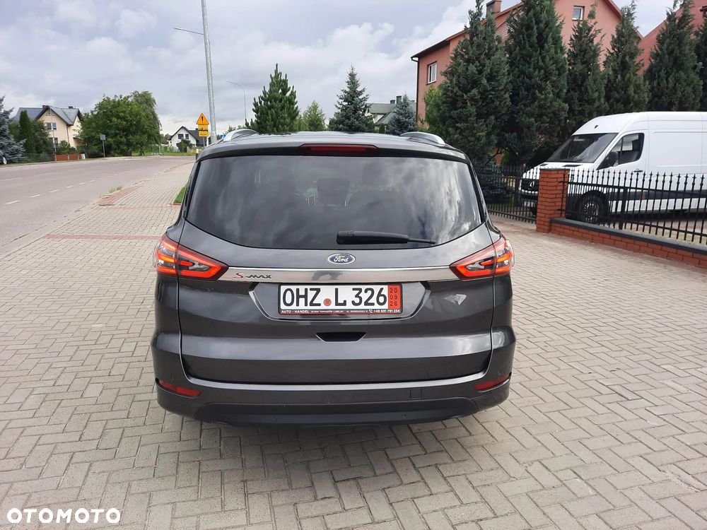 Ford S-Max - 11