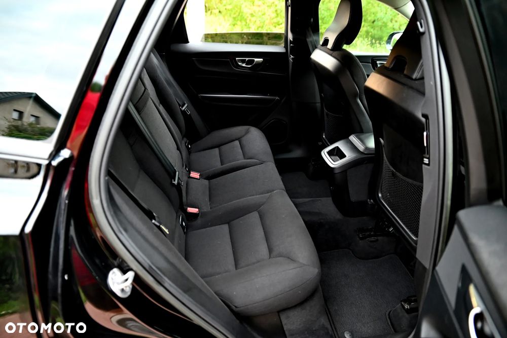 Volvo XC 60 B4 D AWD Geartronic Momentum Pro - 25