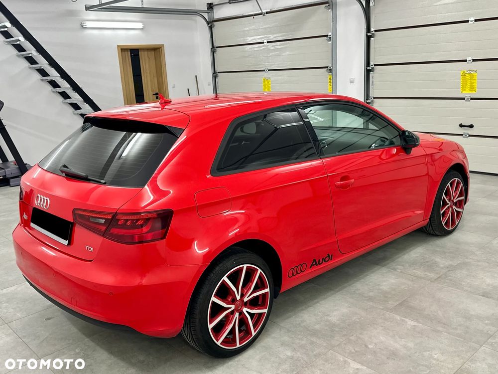 Audi A3 Sportback 1.6 TDI S line Sportpaket - 7