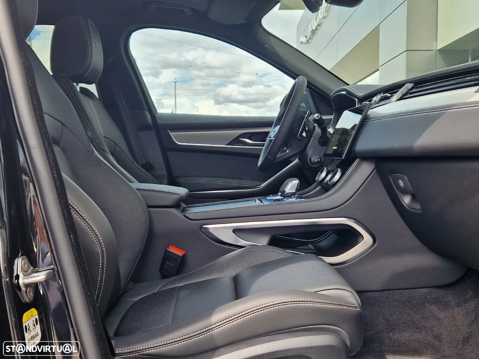 Jaguar F-Pace 2.0 P400e AWD R-Dynamic S - 4