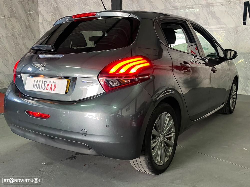 Peugeot 208 1.2 PureTech Style - 5