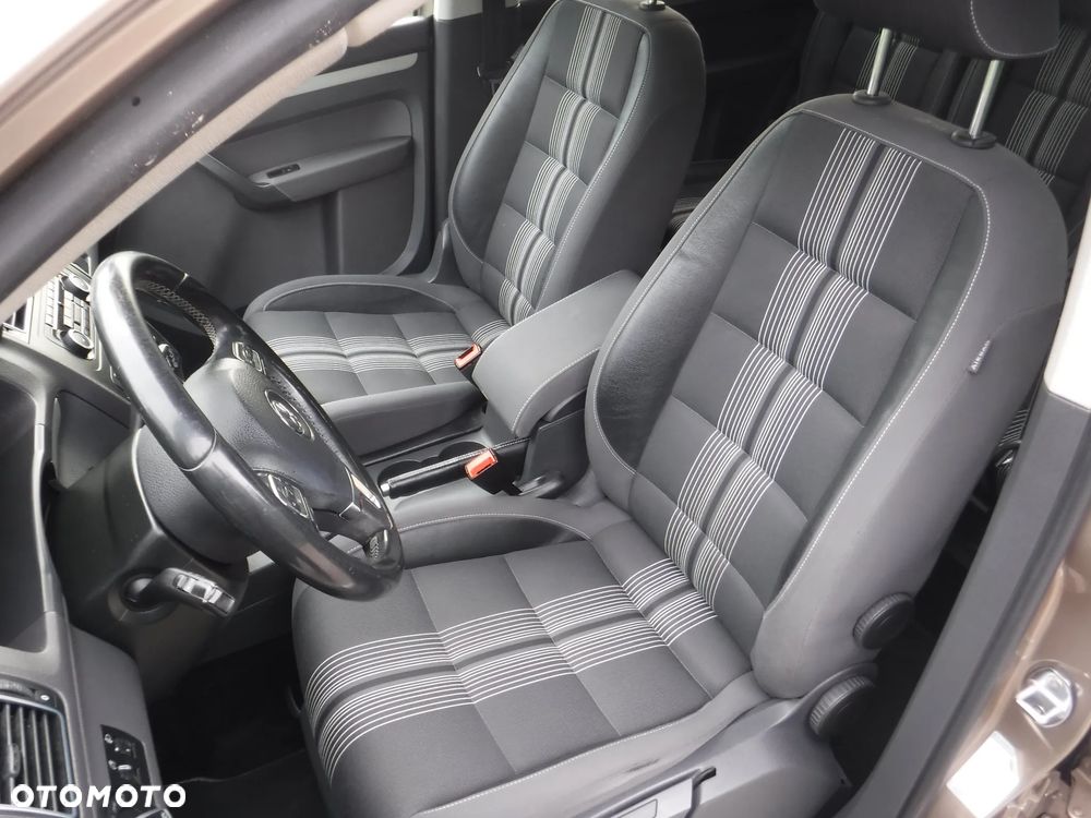 Volkswagen Touran 1.4 TSI MATCH - 10