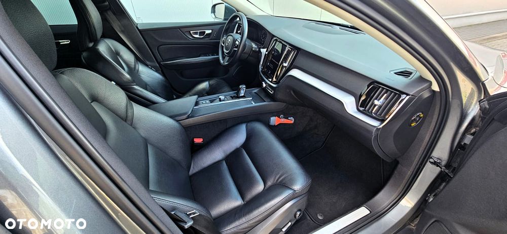 Volvo V60 B3 B Geartronic Momentum Pro - 29