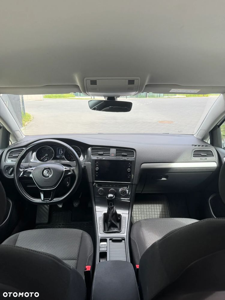 Volkswagen Golf - 9