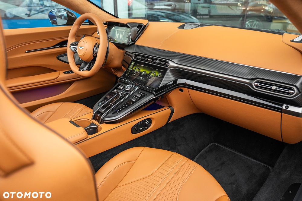 Aston Martin Vantage - 12