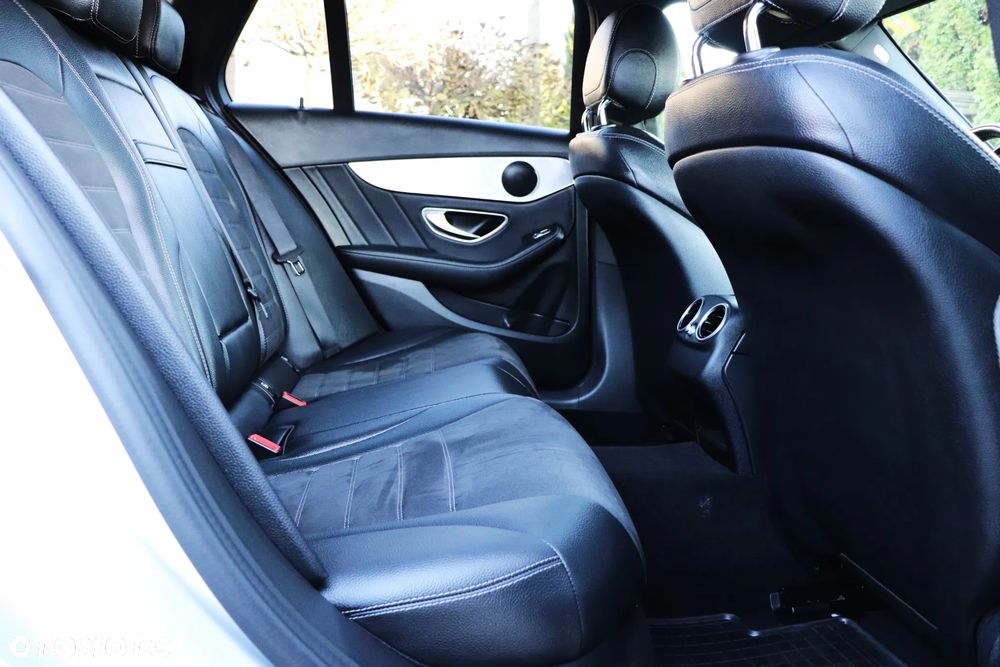 Mercedes-Benz Klasa C 220 d 9G-TRONIC AMG Line - 24