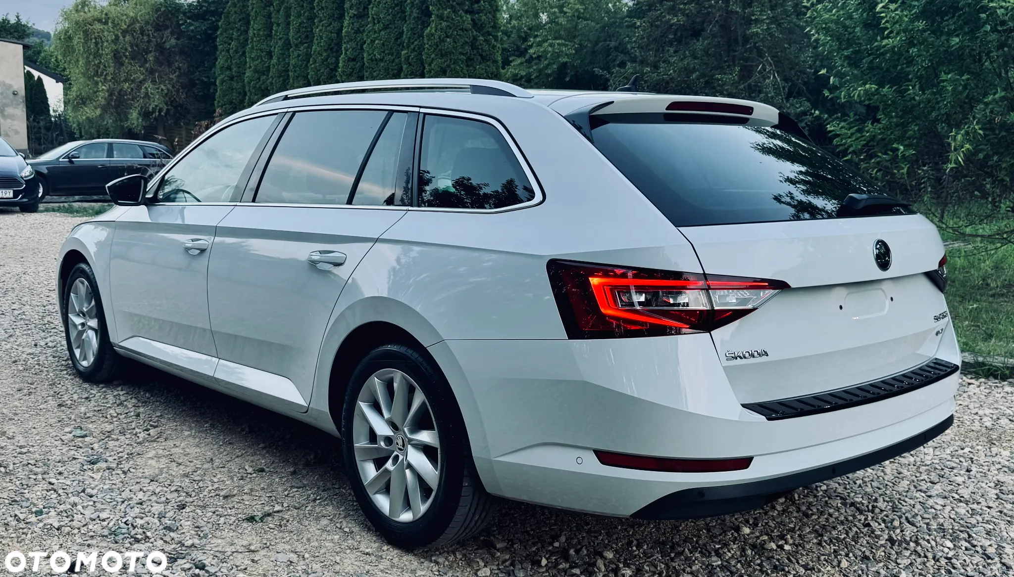 Skoda Superb Combi 2.0 TDI 4x4 DSG Premium Edition - 5