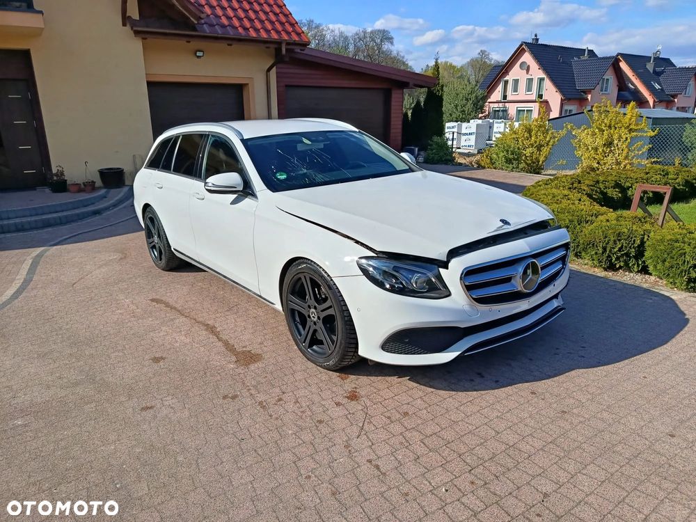 Mercedes-Benz Klasa E 220 d 9G-TRONIC - 11