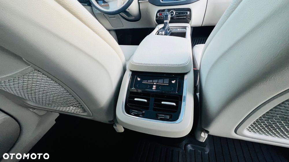 Volvo XC 90 - 16