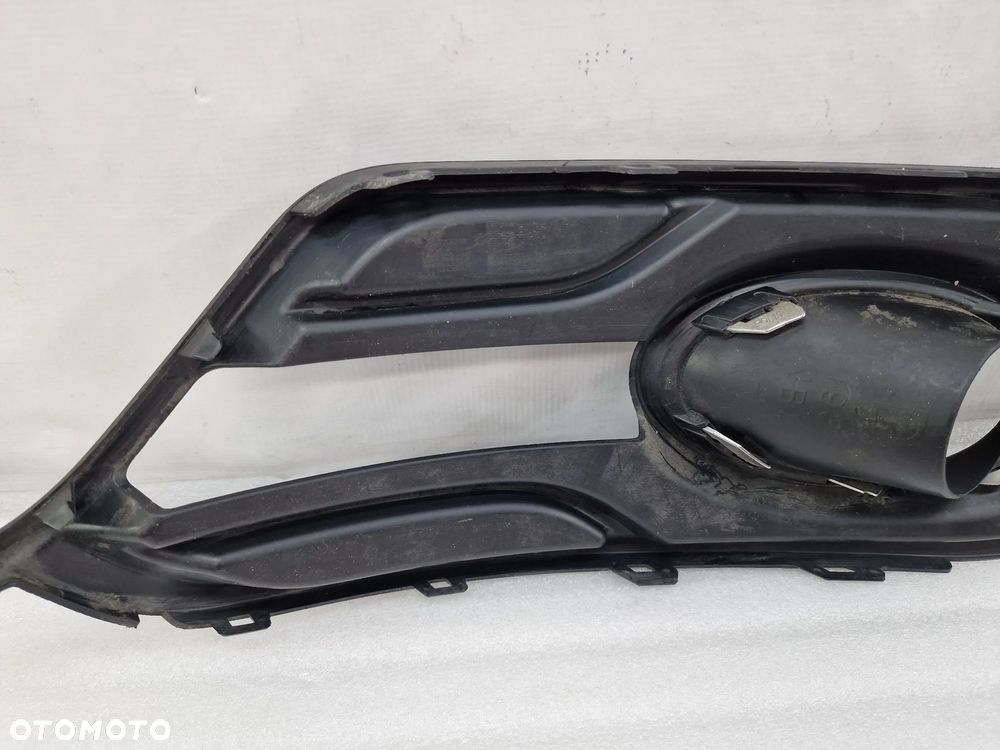 RENAULT MEGANE 3 III LIFT 13- PRAWA KRATKA BOCZNA ZDERZAKA PRZEDNIEGO PRZÓD , NR 261A25882R , NR AUKCJI D/1 - 9
