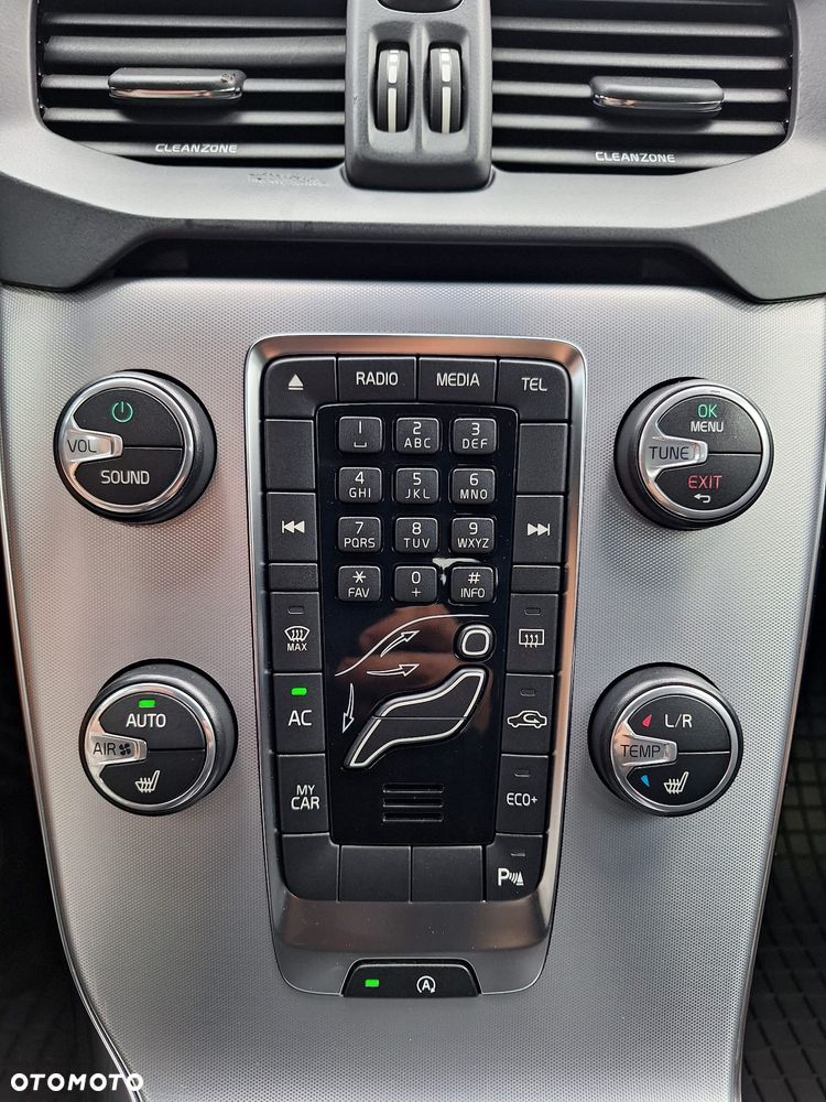 Volvo V40 D2 Drive-E Momentum - 17
