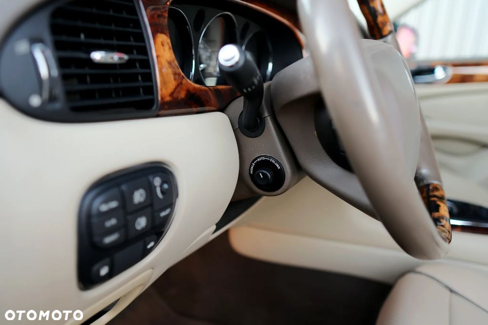 Jaguar XJ XJ8 4.2 LWB - 21