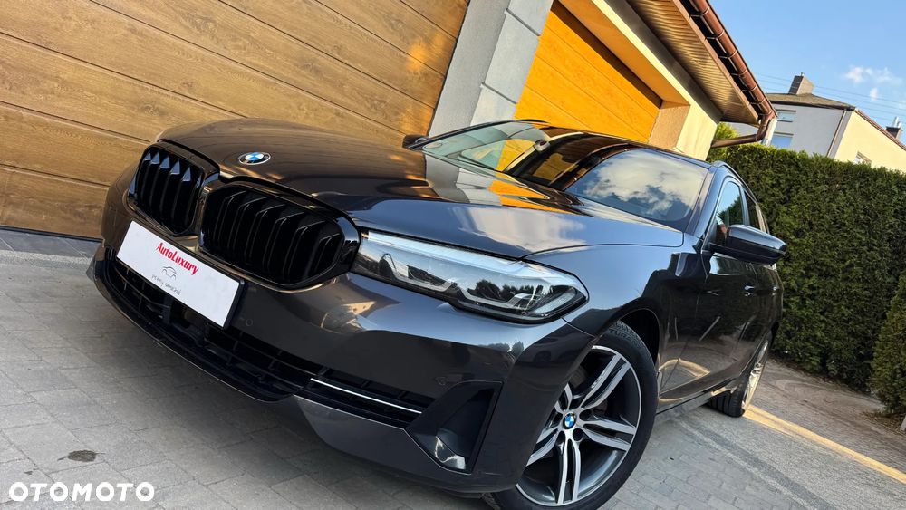 BMW Seria 5 520d Sport Line - 2