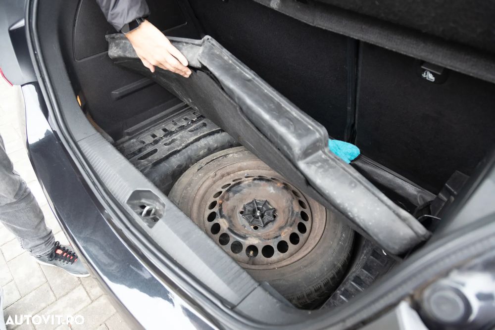 Opel Corsa 1.4 ECOTEC Selection - 17