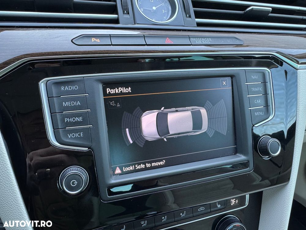 Volkswagen Passat 2.0 TDI DSG Highline - 29