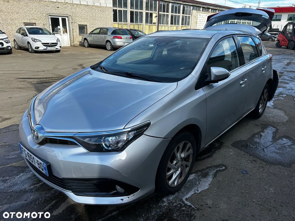 Toyota Auris - 1