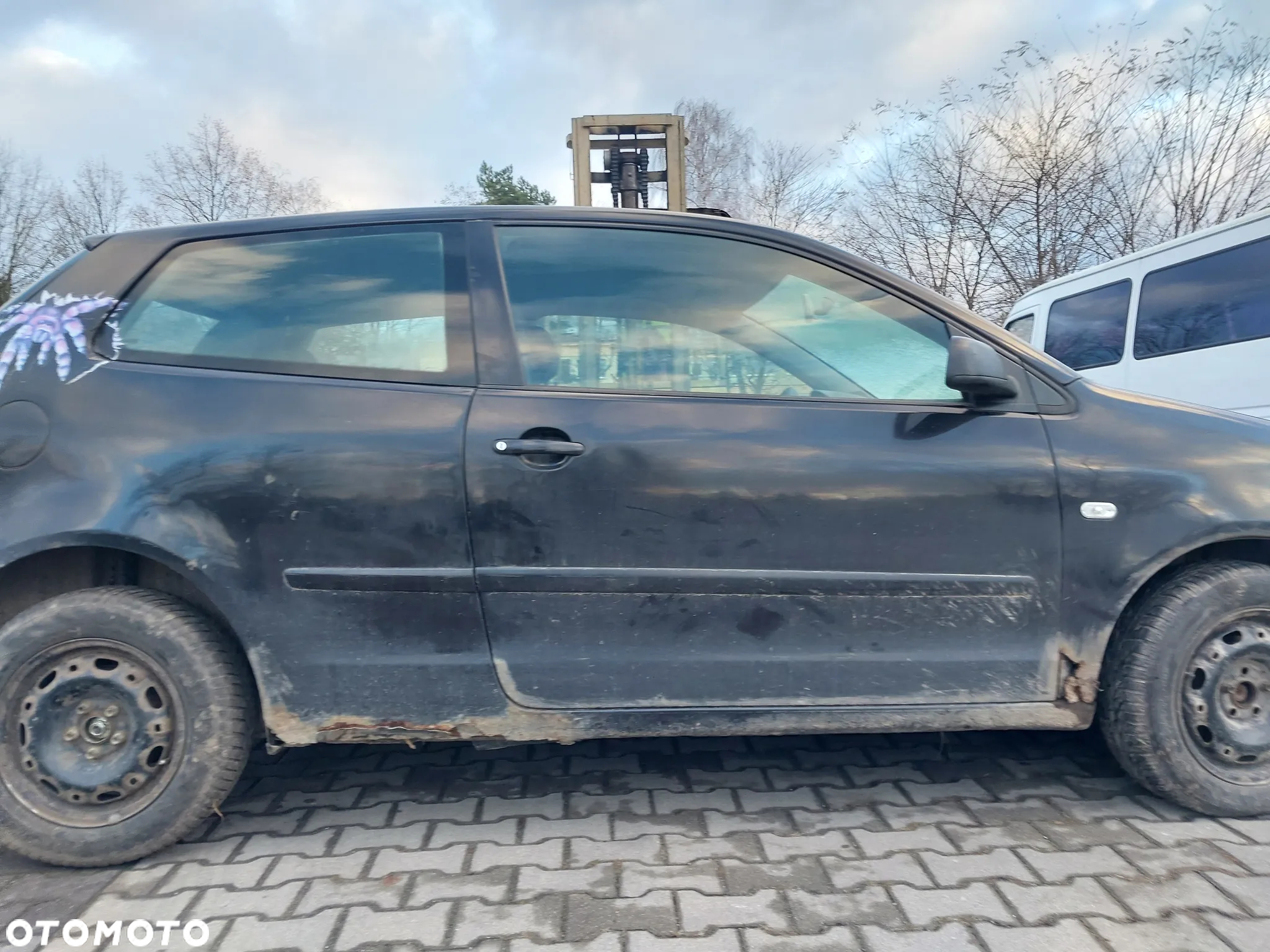 Volkswagen Polo IV 9N 3D silnik 1.9 SDI diesel 64 KM skrzynia GSA 5 biegów drzwi maska zderzak klapa błotnik belka fotele alternator koła felgi maglownica sprężarka klimatyzacji wtryski pompa  NA CZĘŚCI - 11