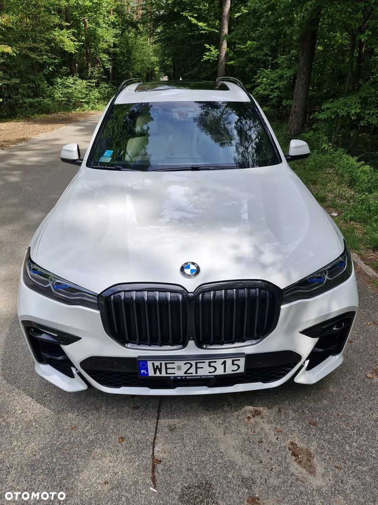 BMW X7 - 7