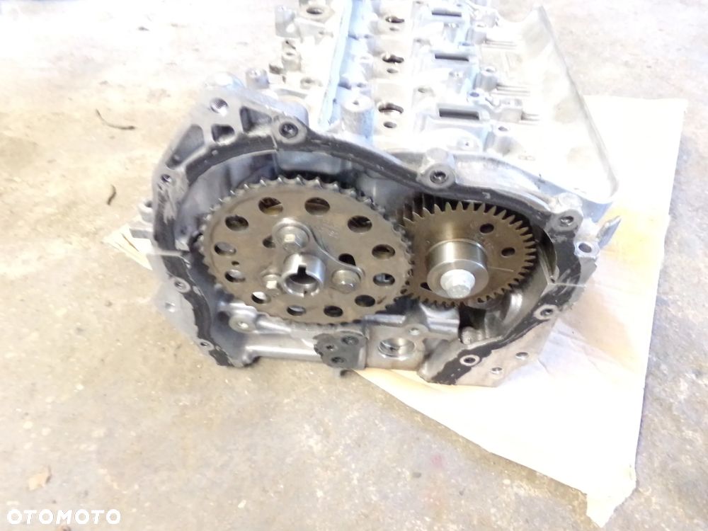 Kompletna głowica pokrywa zaworów Renault Trafic Opel Vivaro 110422959R 130C05277R - 3