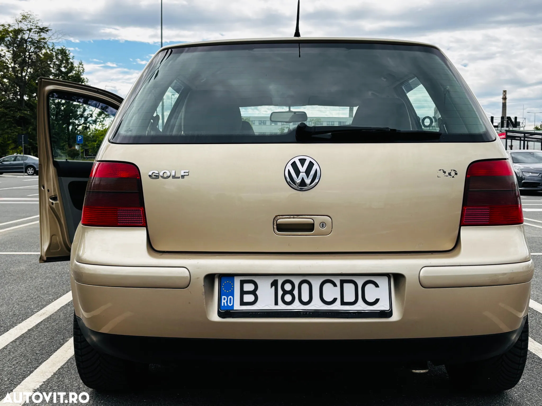 Volkswagen Golf Variant 2.0 Highline - 12
