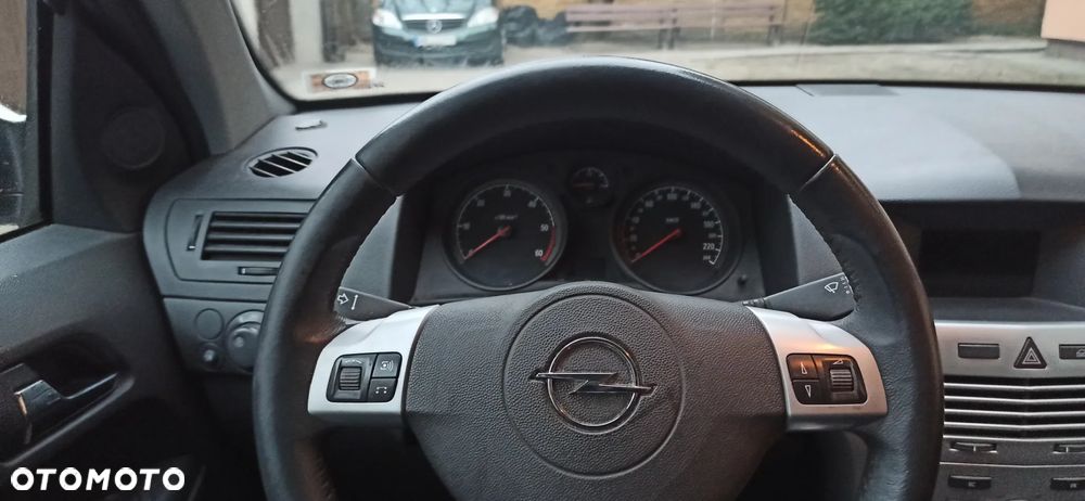 Opel Astra 1.7 CDTI - 10