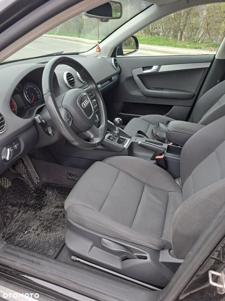 Audi A3 Sportback 1.4 TFSI Ambiente - 8