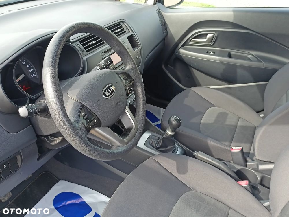 Kia Rio 1.2 Attract - 18
