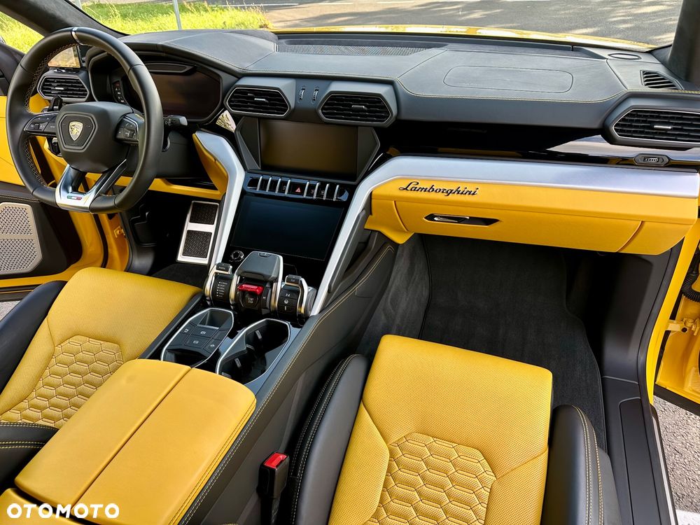 Lamborghini Urus - 20