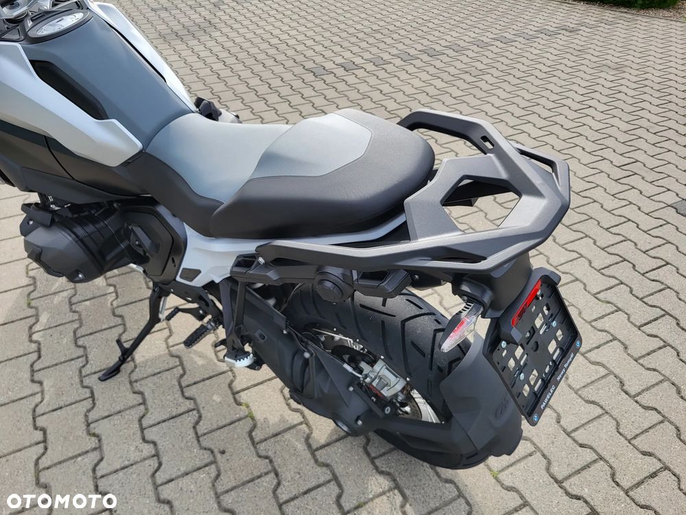 BMW R - 8