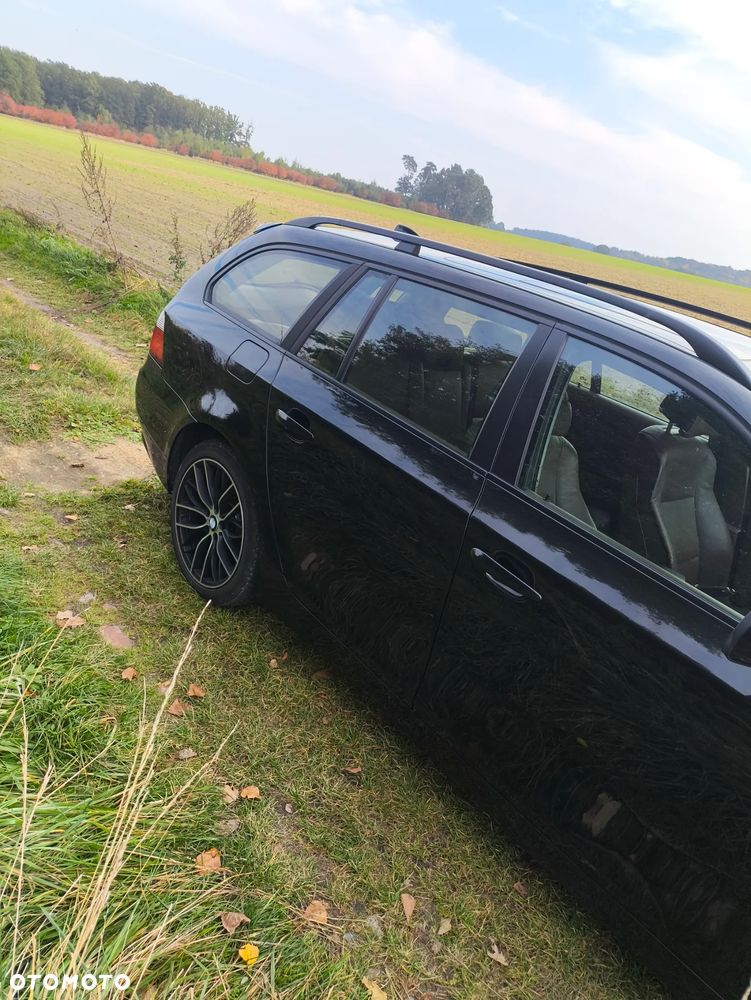 BMW Seria 5 2004 photo 3