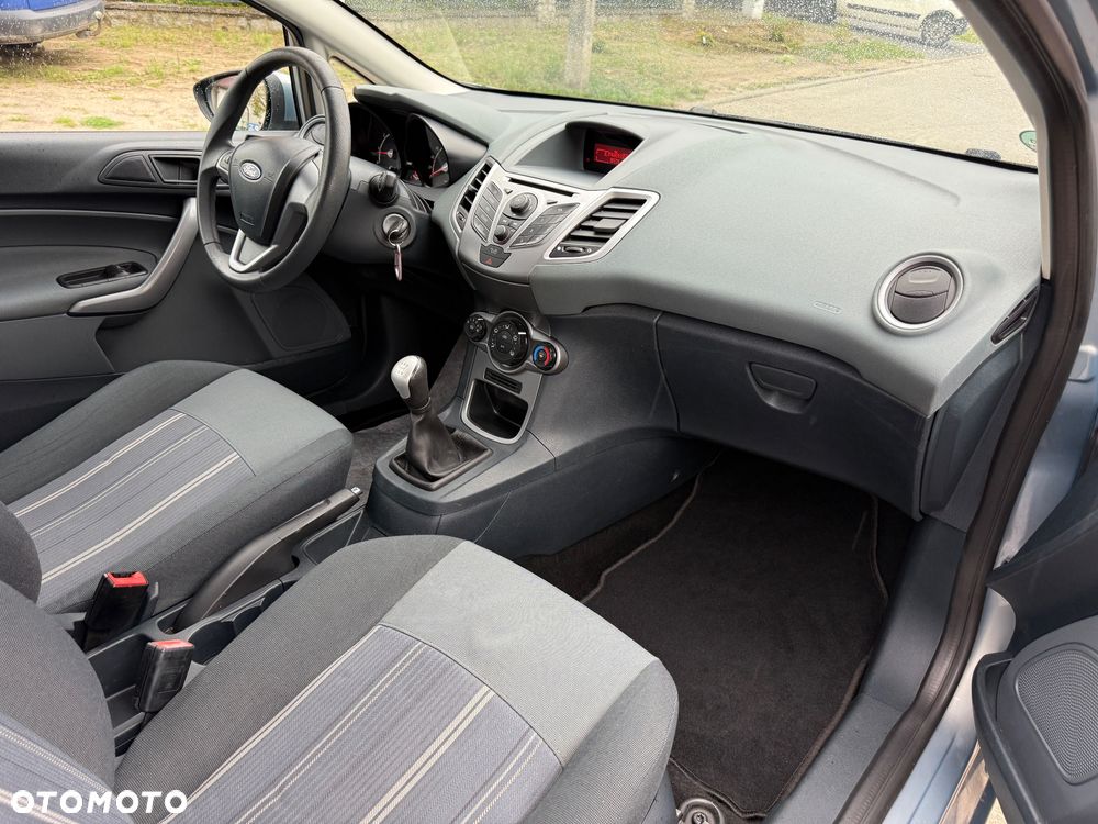 Ford Fiesta 1.25 Celebration - 9