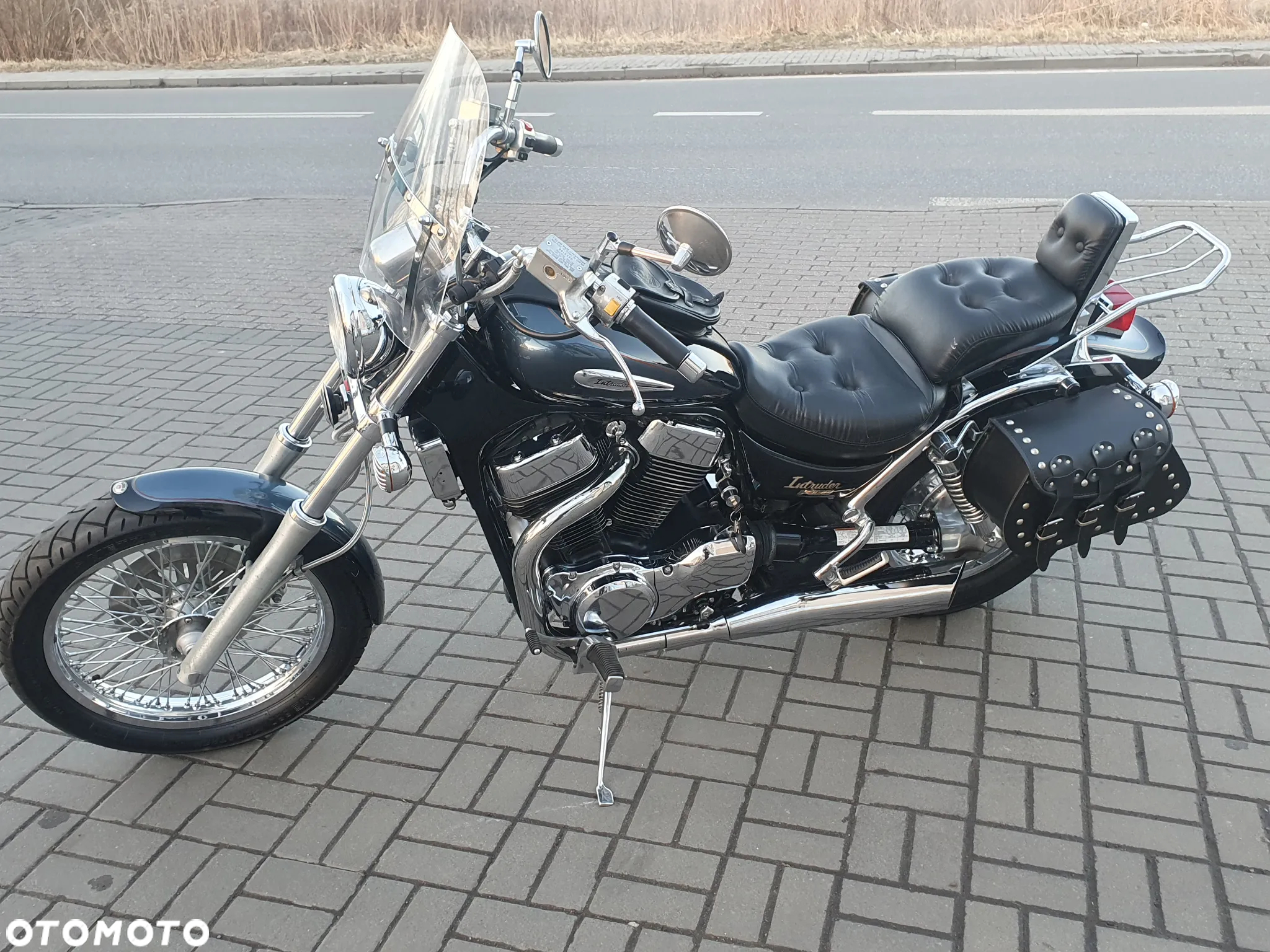 Suzuki Intruder - 29