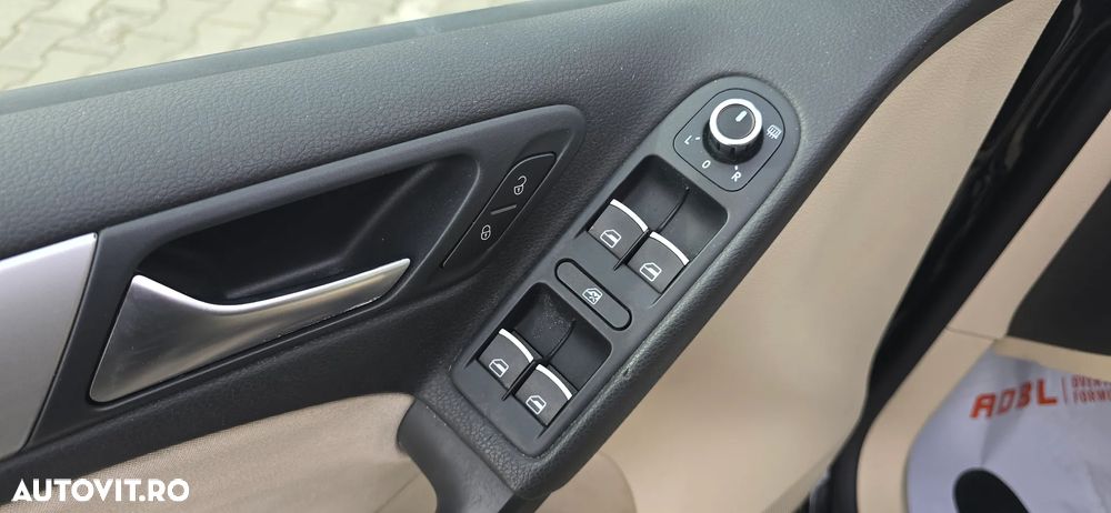 Volkswagen Golf 1.4 TSI BlueMotion Technology DSG Highline - 24